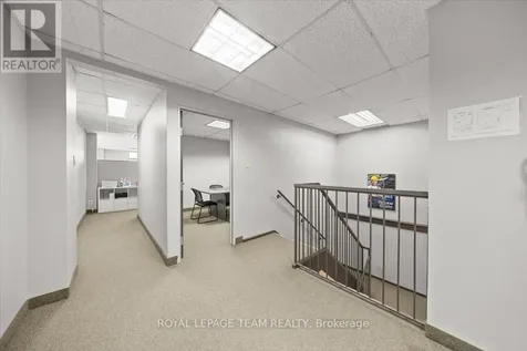 24 Edgewater Street Ottawa ON K2L 1V8
