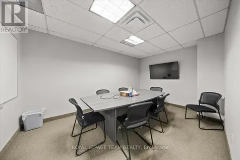 24 Edgewater Street Ottawa ON K2L 1V8