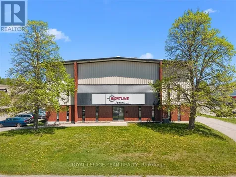 24 Edgewater Street Ottawa ON K2L 1V8