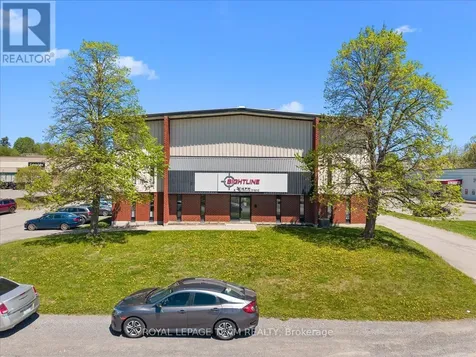 24 Edgewater Street Ottawa ON K2L 1V8