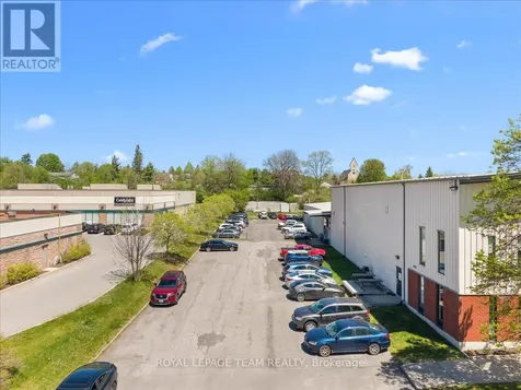 24 Edgewater Street Ottawa ON K2L 1V8