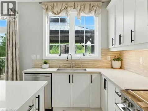 200 Giddings Crescent Milton ON L9T 7A7