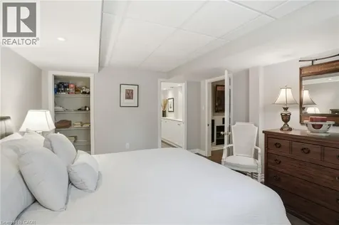 2258 Turnberry Road Burlington ON L7M 4S6