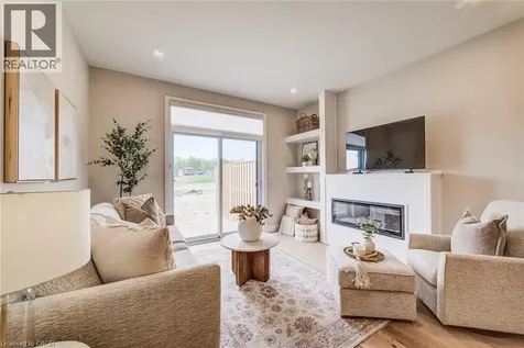 124 South Parkwood Boulevard Elmira ON N3B 0E6