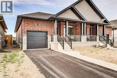 124 South Parkwood Boulevard Elmira ON N3B 0E6