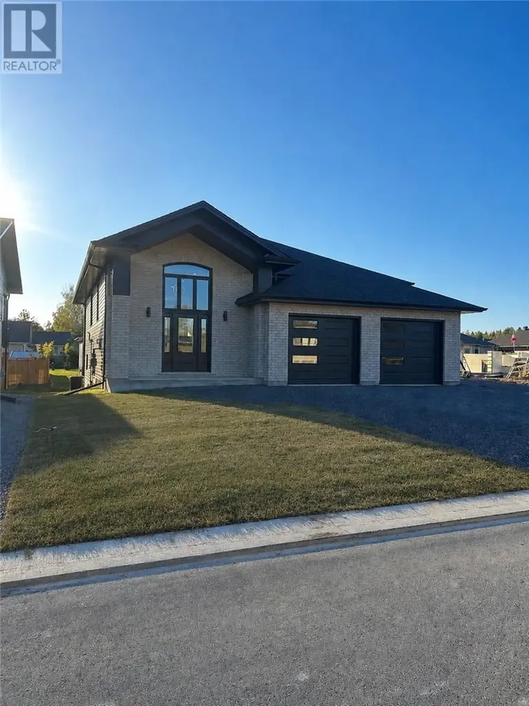 2981 Windstar Avenue Chelmsford ON P0M 1L0