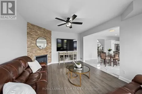 6936 Mary Anne Drive Ottawa ON K4P 0B9