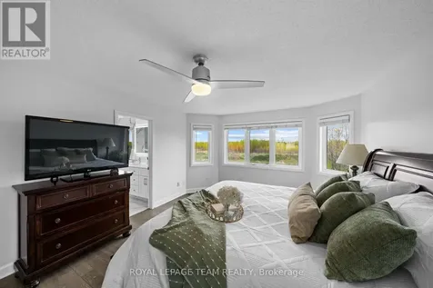 6936 Mary Anne Drive Ottawa ON K4P 0B9