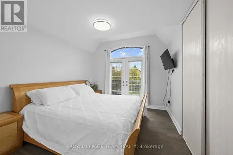 6936 Mary Anne Drive Ottawa ON K4P 0B9