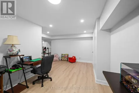 6936 Mary Anne Drive Ottawa ON K4P 0B9