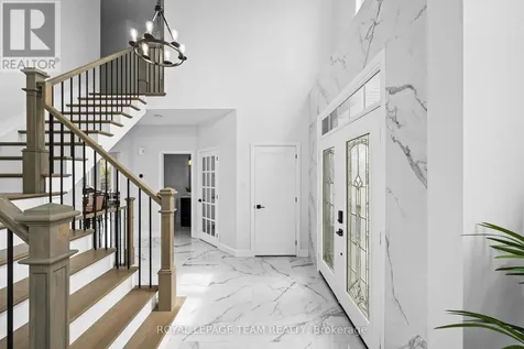 6936 Mary Anne Drive Ottawa ON K4P 0B9