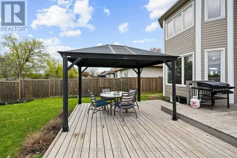 6936 Mary Anne Drive Ottawa ON K4P 0B9