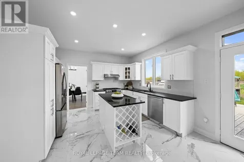 6936 Mary Anne Drive Ottawa ON K4P 0B9