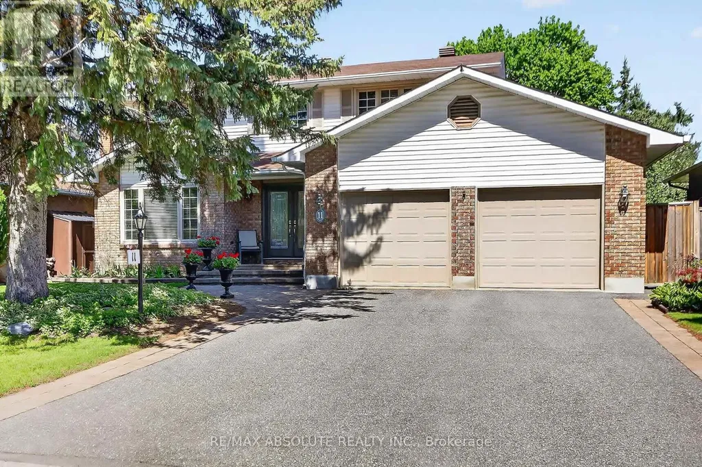 11 Mancil Drive Ottawa ON K2J 2K5