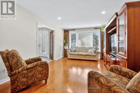 11 Mancil Drive Ottawa ON K2J 2K5