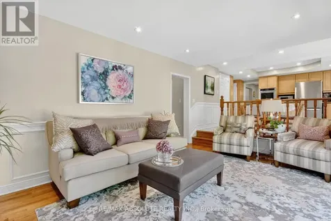 11 Mancil Drive Ottawa ON K2J 2K5