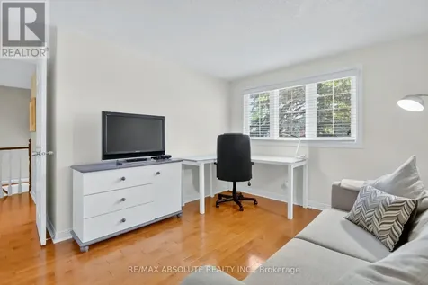 11 Mancil Drive Ottawa ON K2J 2K5