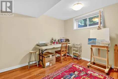 11 Mancil Drive Ottawa ON K2J 2K5