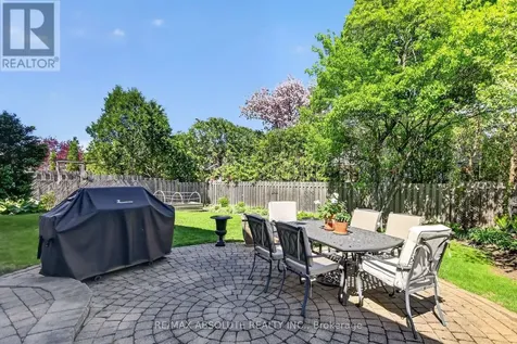 11 Mancil Drive Ottawa ON K2J 2K5