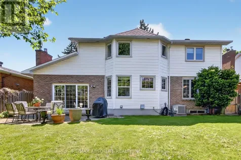 11 Mancil Drive Ottawa ON K2J 2K5
