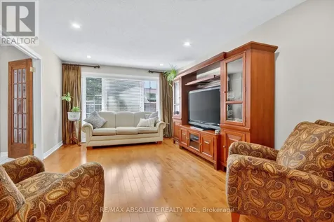 11 Mancil Drive Ottawa ON K2J 2K5