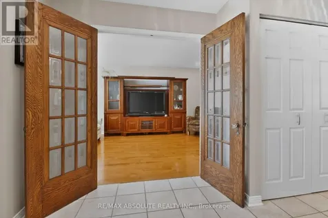 11 Mancil Drive Ottawa ON K2J 2K5
