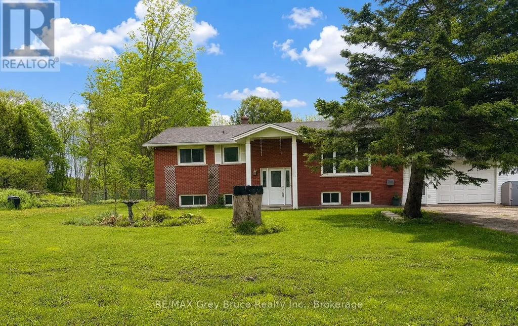 105 Maple Grove Lane Georgian Bluffs ON N4K 0G2