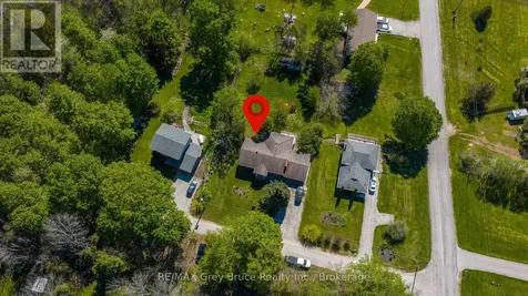 105 Maple Grove Lane Georgian Bluffs ON N4K 0G2