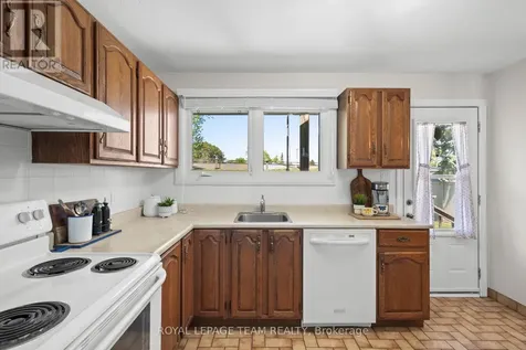 1131 Deer Park Road Ottawa ON K2E 6G7