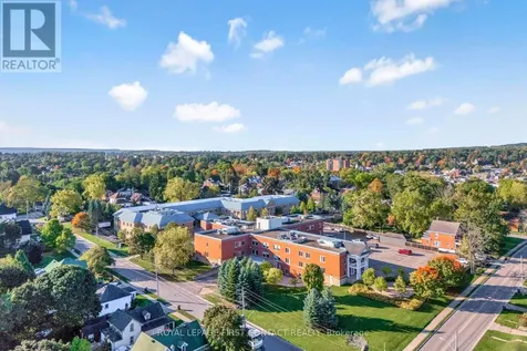 312 Barnett Avenue Midland ON L4R 4Z8