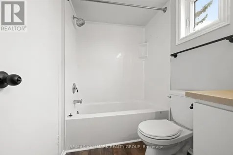 1083 Millwood Court Ottawa ON K1C 3E9