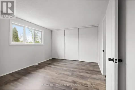 1083 Millwood Court Ottawa ON K1C 3E9