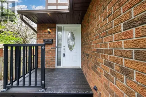 1083 Millwood Court Ottawa ON K1C 3E9