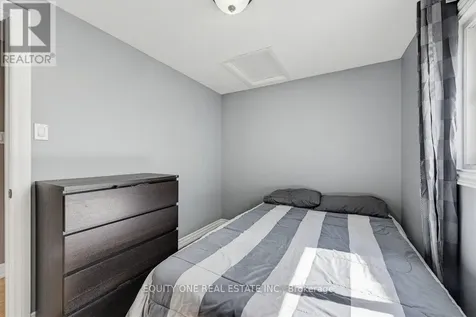 1112 Burgundy Lane Ottawa ON K1C 2M8