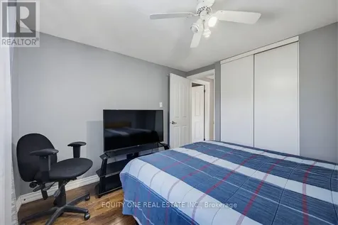 1112 Burgundy Lane Ottawa ON K1C 2M8