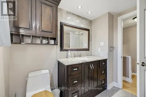 1112 Burgundy Lane Ottawa ON K1C 2M8