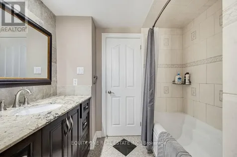 1112 Burgundy Lane Ottawa ON K1C 2M8