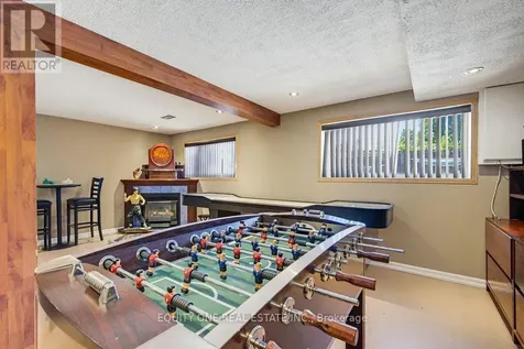 1112 Burgundy Lane Ottawa ON K1C 2M8