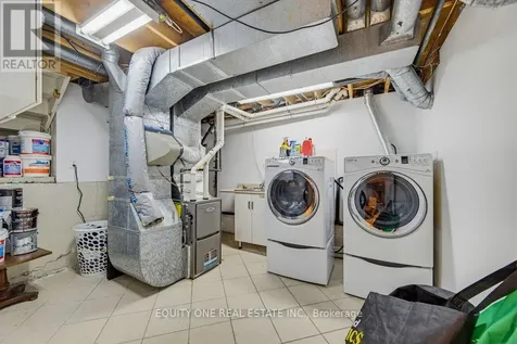 1112 Burgundy Lane Ottawa ON K1C 2M8