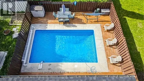 1112 Burgundy Lane Ottawa ON K1C 2M8