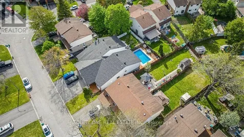1112 Burgundy Lane Ottawa ON K1C 2M8