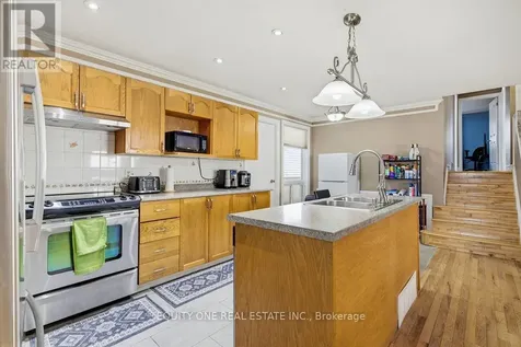 1112 Burgundy Lane Ottawa ON K1C 2M8
