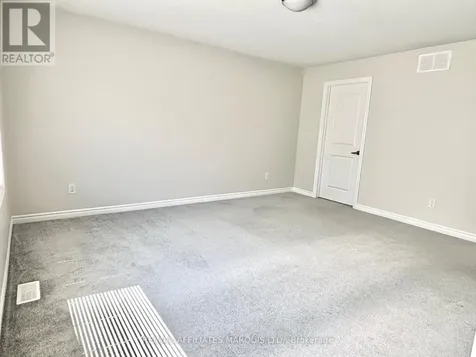 526 Sturnidae Street Ottawa ON K6J 6W9