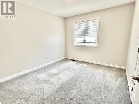 526 Sturnidae Street Ottawa ON K6J 6W9