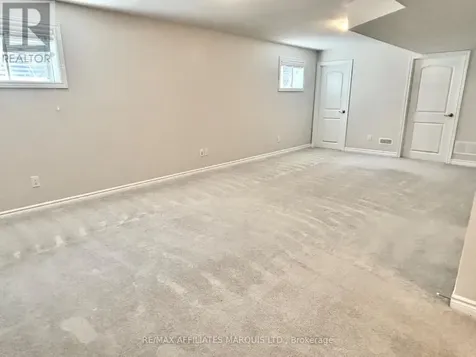 526 Sturnidae Street Ottawa ON K6J 6W9