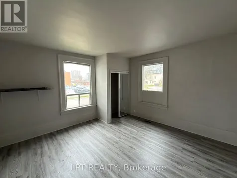 37 Elizabeth Street North Brampton (downtown Brampton) ON L6X 1S3