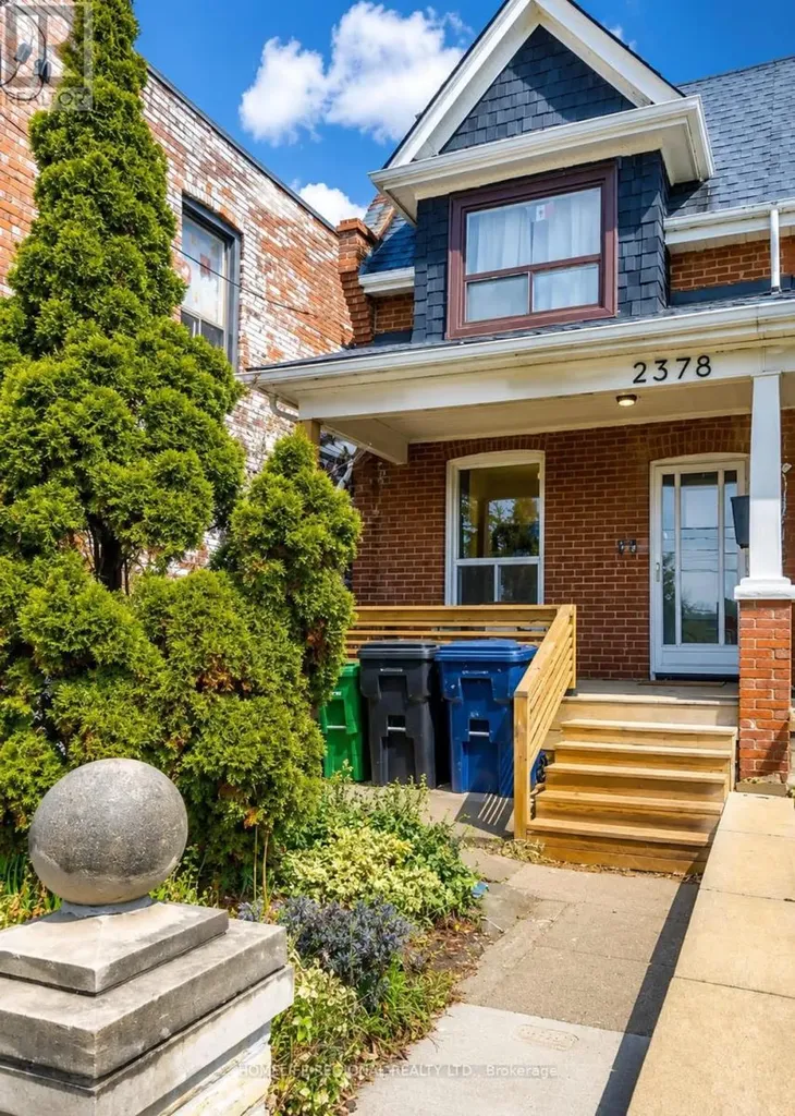 2378 St Clair Avenue West Toronto (junction Area) ON M6N 1K8
