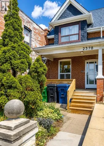 2378 St Clair Avenue West Toronto (junction Area) ON M6N 1K8