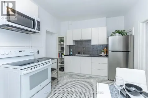 2378 St Clair Avenue West Toronto (junction Area) ON M6N 1K8