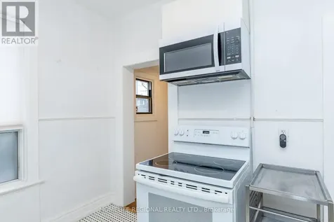 2378 St Clair Avenue West Toronto (junction Area) ON M6N 1K8